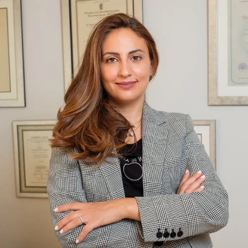 Dr. Μαρία Δαραβάγκα